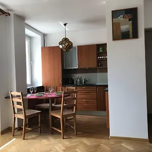 Nina Na Bielanskiej Varsovia
